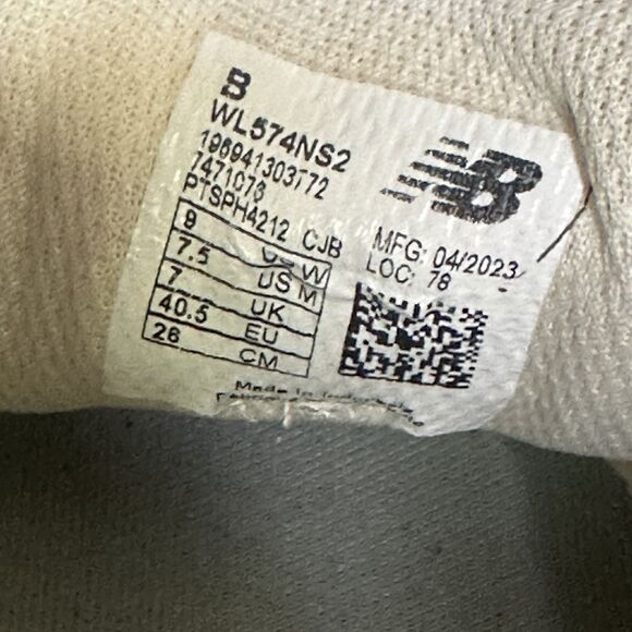 NEW BALANCE 574 WL574EVW Lightweight Lifestyle Sneaker - Tan/White - Size 9 - Picture 13 of 13